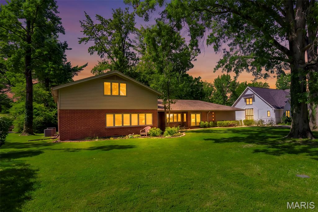 Photo of 15 Ladue Ridge Ladue MO 63124