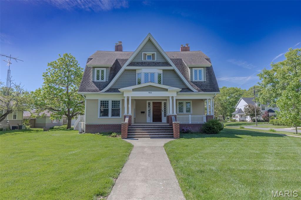 Photo of 905 E 1st North Street Carlinville IL 62626