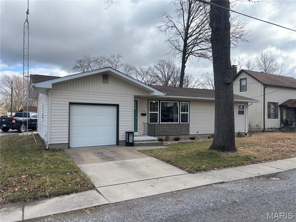 Photo of 210 N Elm Street Breese IL 62230