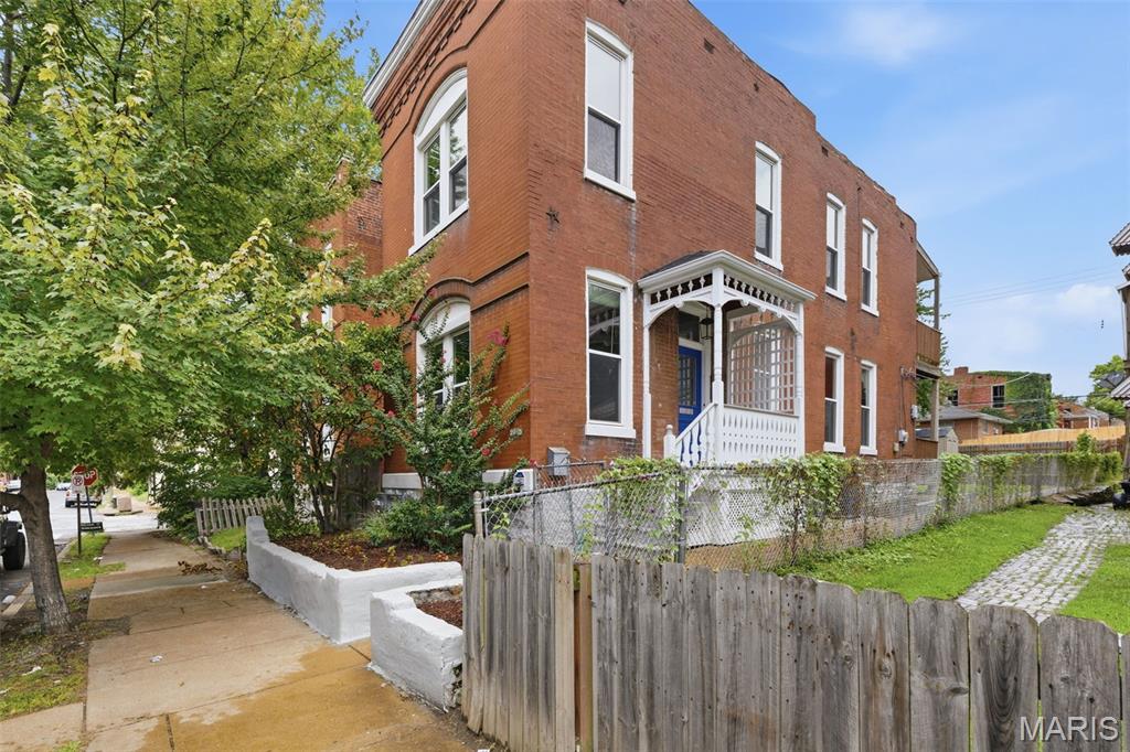 Photo of 2645 Chippewa Street St Louis MO 63118