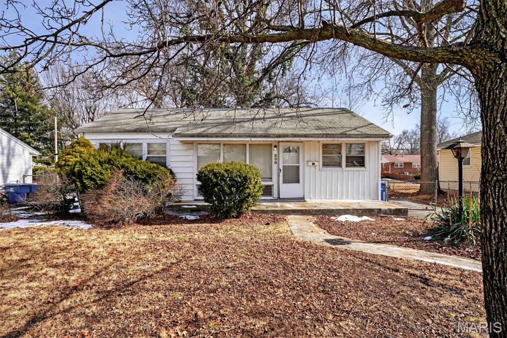 Photo of 860 Saint Brendan Lane Florissant MO 63031