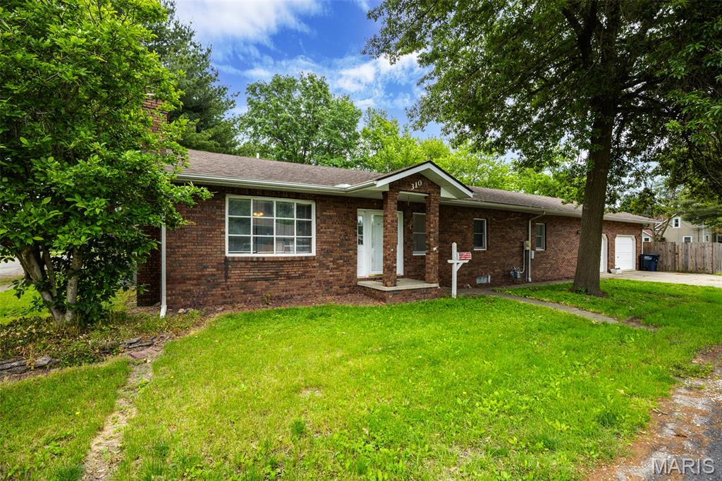 Photo of 310 N Plum Street Mount Olive IL 62069
