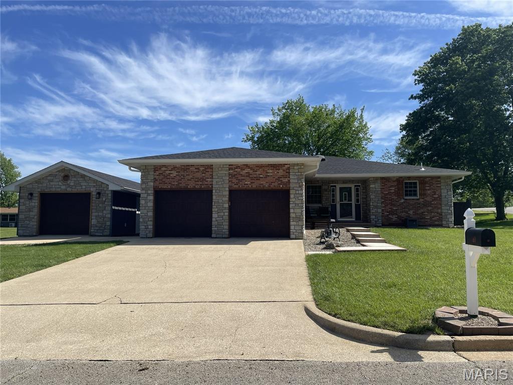 Photo of 707 Thomas Avenue Salem MO 65560
