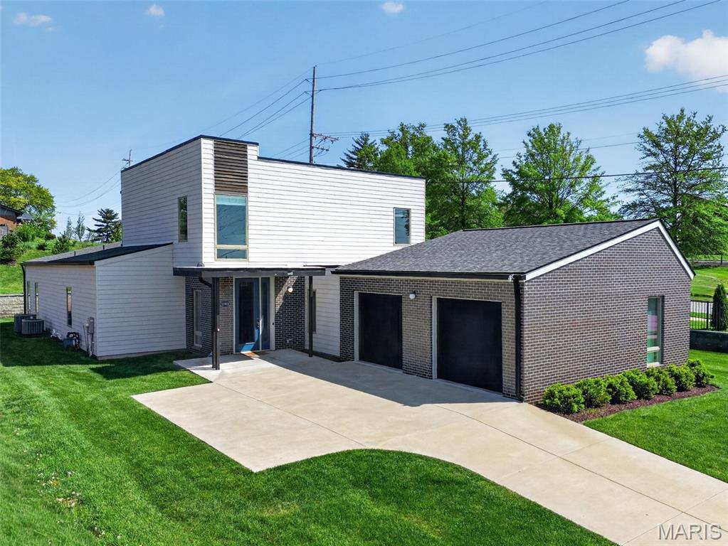 Photo of 11901 Santino Court St Louis MO 63141