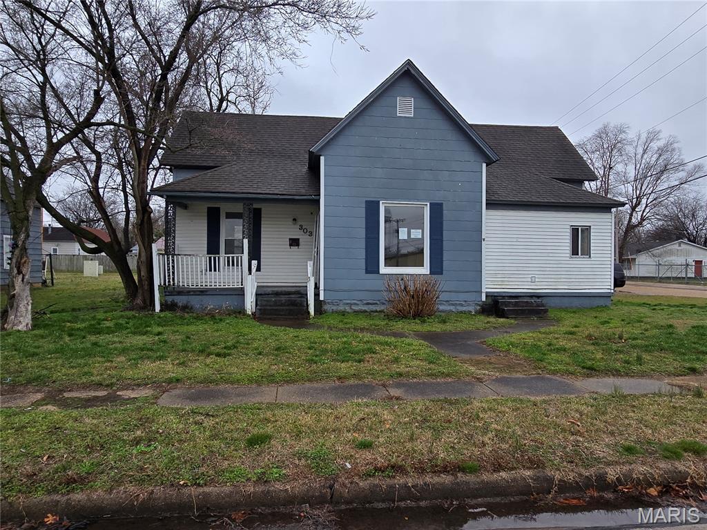 Photo of 303 Greer Avenue Sikeston MO 63801