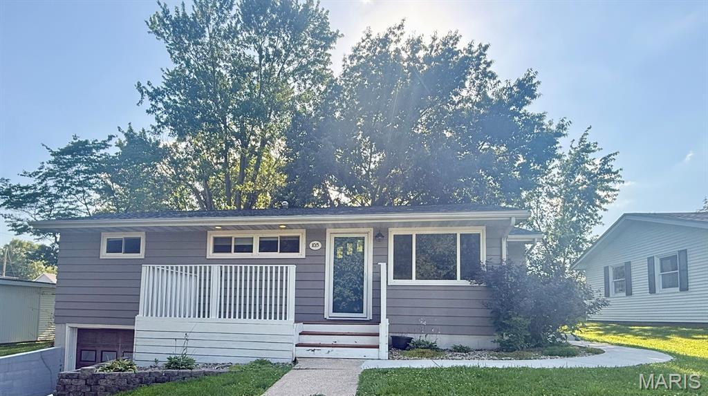 Photo of 1015 N 4th Street Vandalia IL 62471
