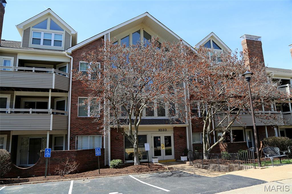 Photo of 1033 Wilton Royal Drive #209 Creve Coeur MO 63146