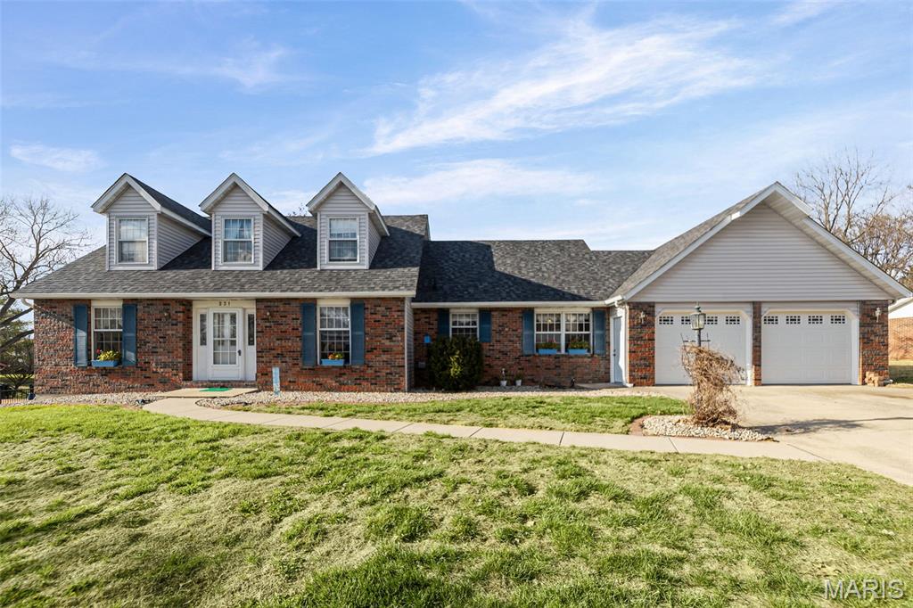 Photo of 231 Westglen Drive Glen Carbon IL 62034