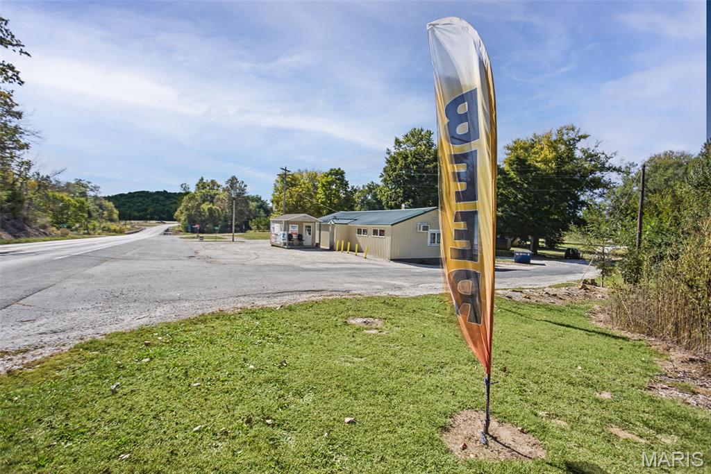 Photo of 20861 State Highway 100 Fieldon IL 62031