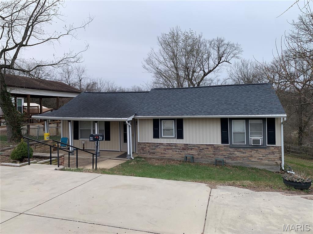 Photo of 1218 S 5th Street De Soto MO 63020