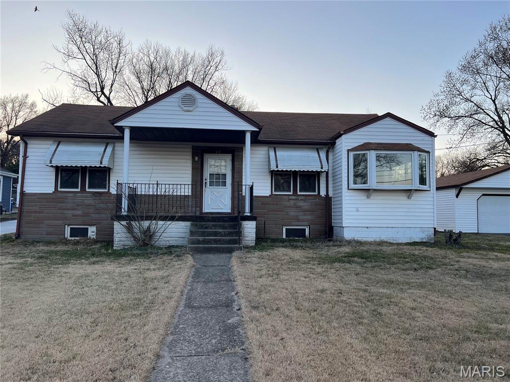 Photo of 19 Shumate Avenue Maryland Heights MO 63043