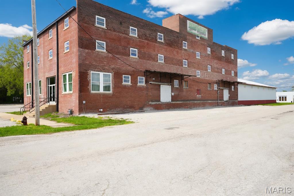 Photo of 407 W Ryder Street Litchfield IL 62056