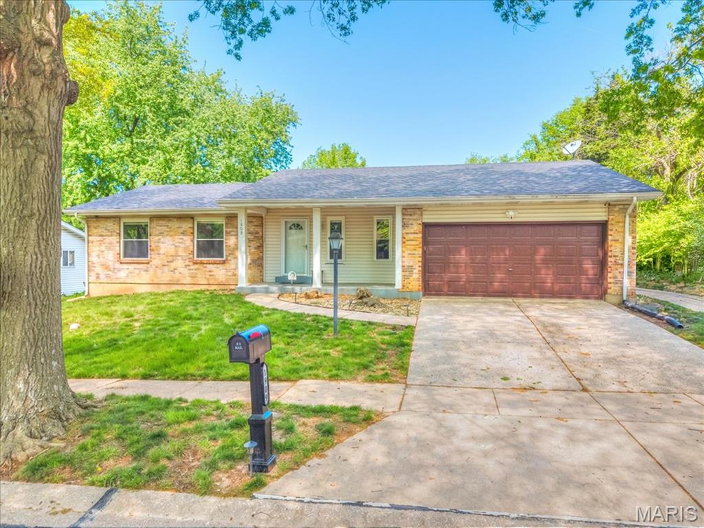 Photo of 1909 Lakeheights Lane Spanish Lake MO 63138