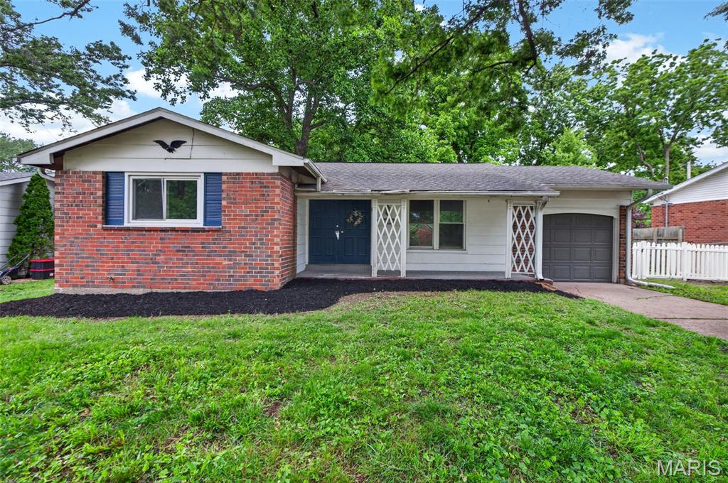 Photo of 2195 Somerset Drive Florissant MO 63033