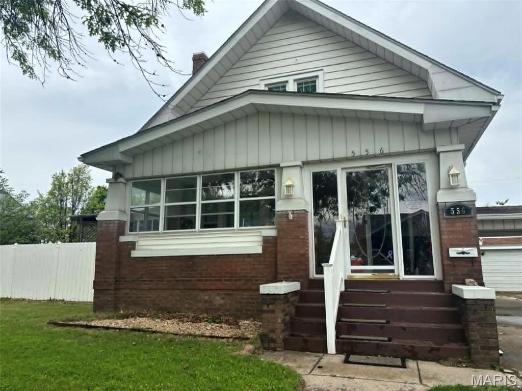 Photo of 556 Whitelaw Avenue Wood River IL 62095