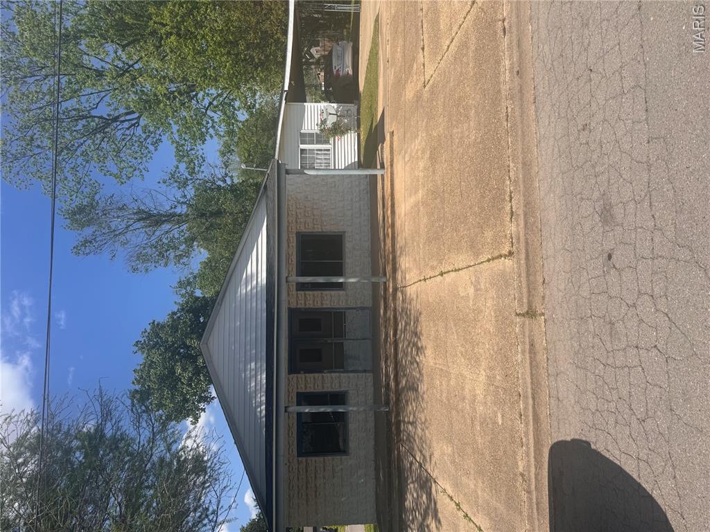 Photo of 115 West Tom Brown Charleston MO 63834