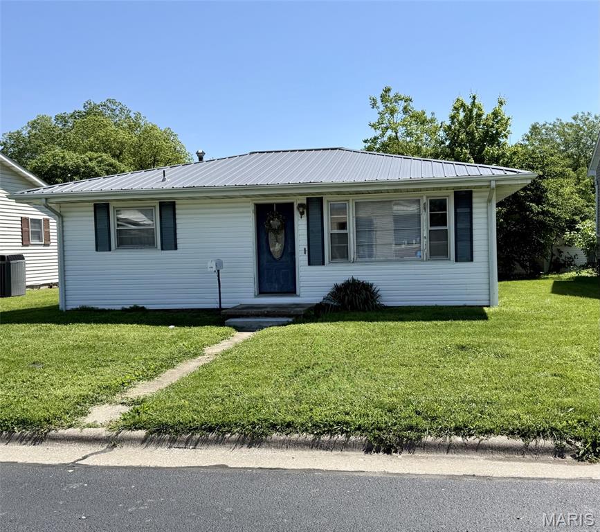Photo of 406 Madison Street Red Bud IL 62278