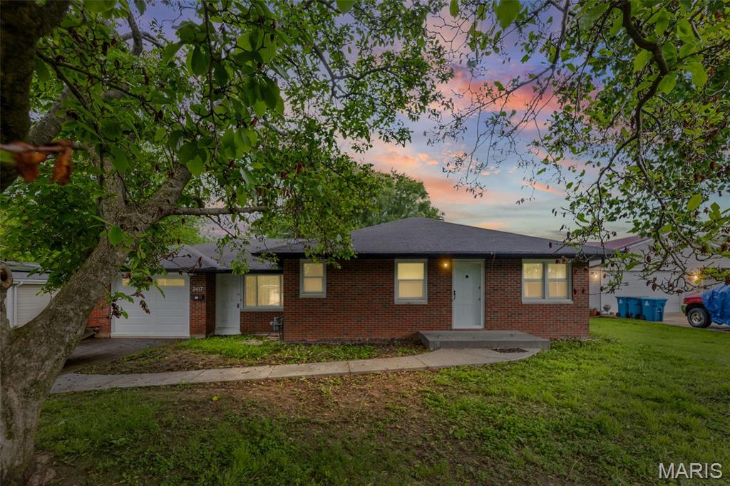 Photo of 2417 Sylvan Alton IL 62010