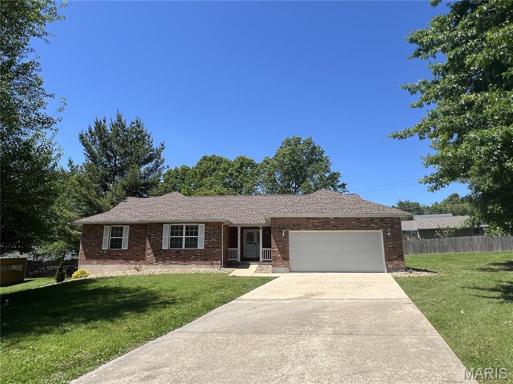 Photo of 905 Hampton Court Rolla MO 65401