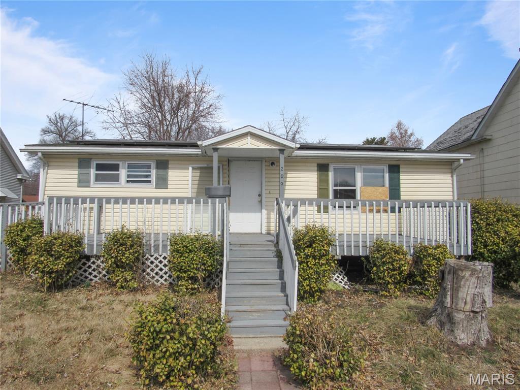 Photo of 209 W 2nd South Street Mount Olive IL 62069