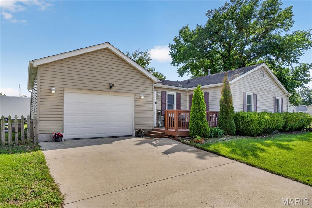 Photo of 603 Sotier Place Wood River IL 62095