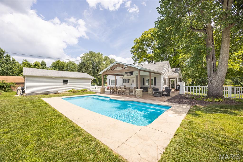 Photo of 239 S 9th Street East Alton IL 62024