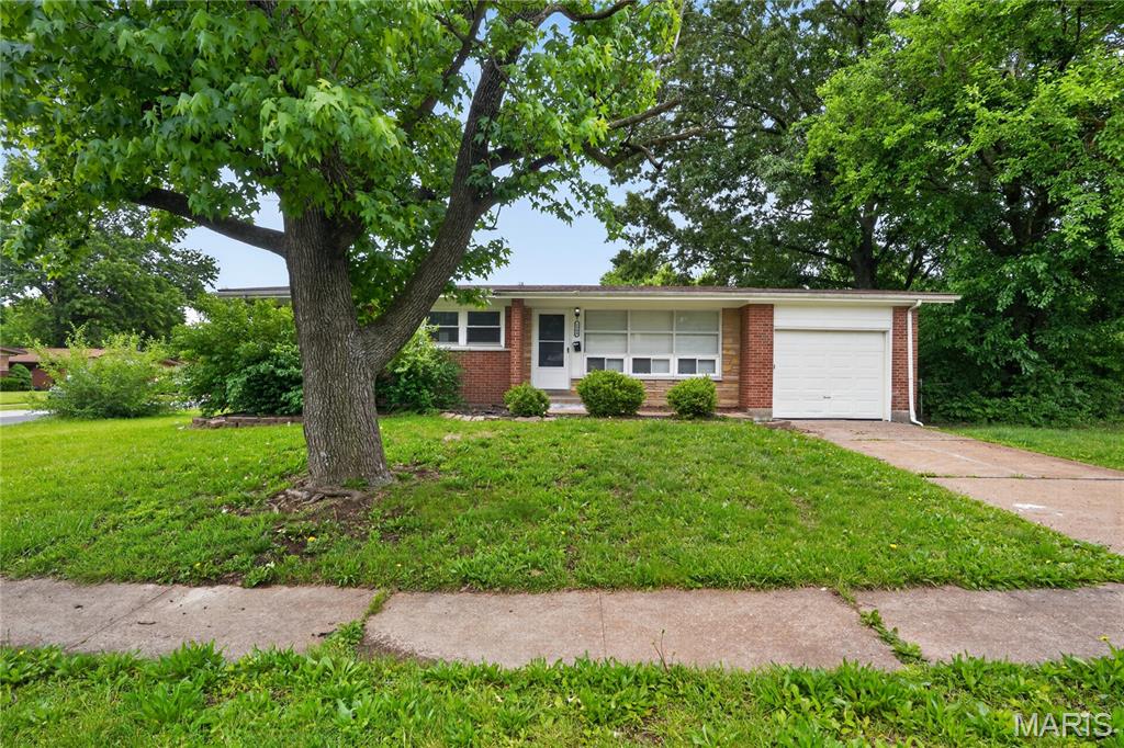 Photo of 1500 Highmont Drive St Louis MO 63136