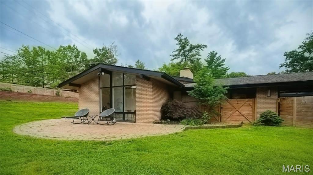 Photo of 2 Sunswept Drive St Louis MO 63141