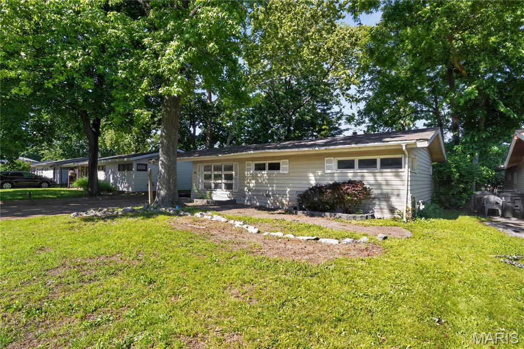 Photo of 16 Brightwell Court St Louis MO 63031