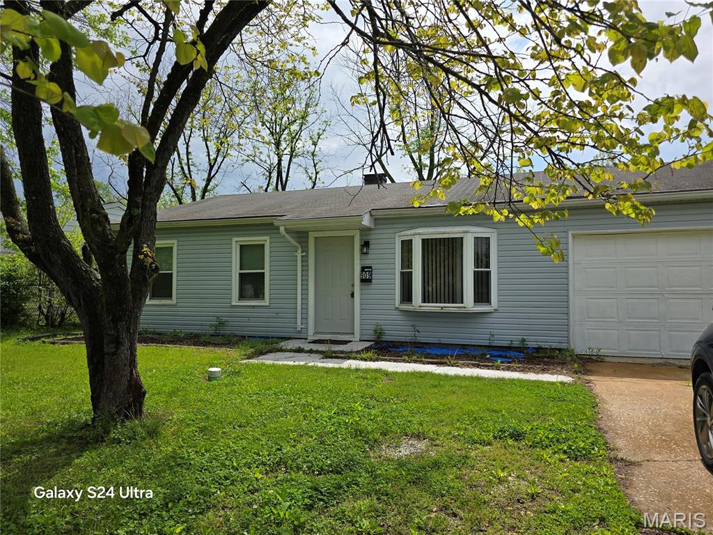 Photo of 909 Saint Matthew Drive Cahokia IL 62206