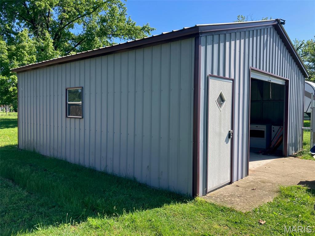 Photo of 406 E Fayette Avenue Patoka IL 62875