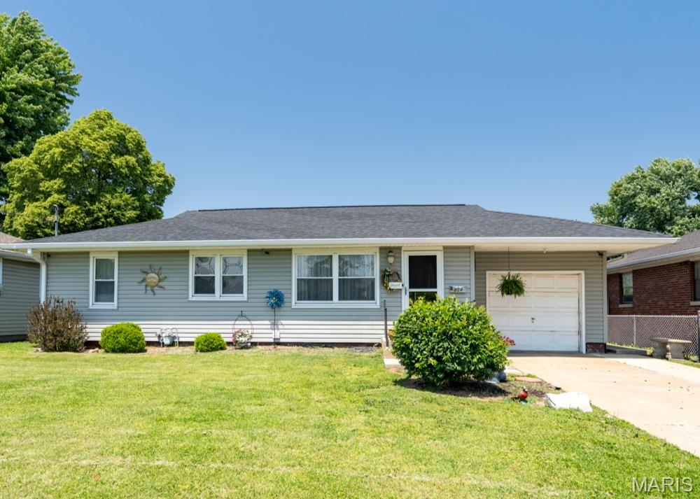 Photo of 804 Ewing Street East Alton IL 62024