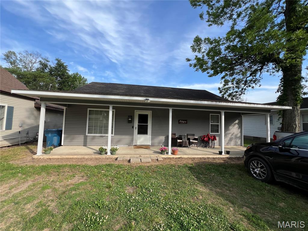 Photo of 308 E Pine St East Prairie MO 63845