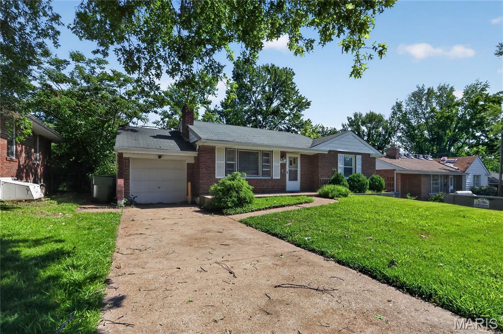 Photo of 1205 Duenke Drive Bellefontaine Nghbrs MO 63137