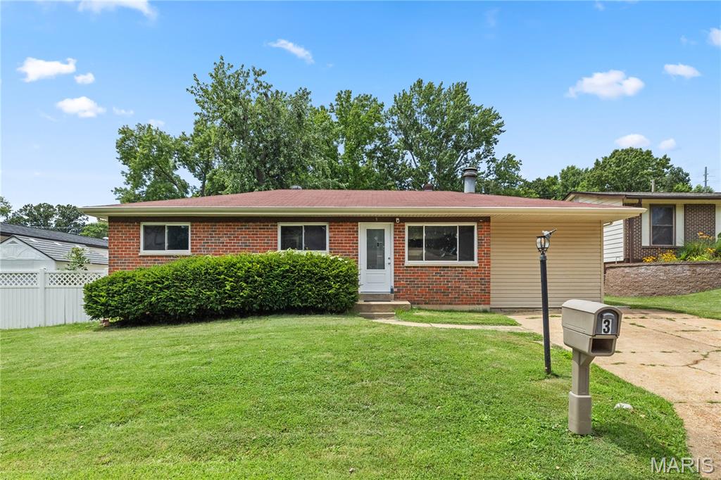 Photo of 3 Petersburg Court Arnold MO 63010