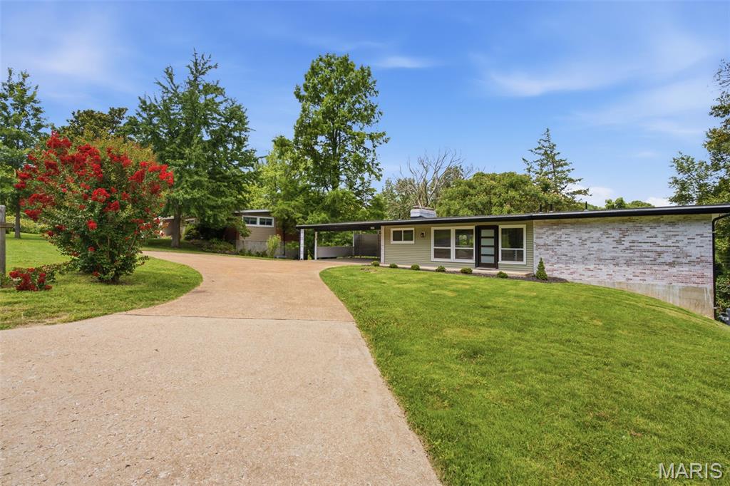Photo of 2431 Trossock Lane Kirkwood MO 63122