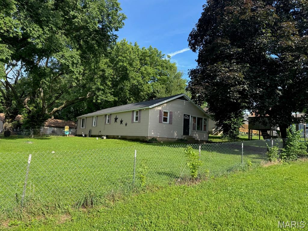 Photo of 819 S 8th Street Vandalia IL 62471