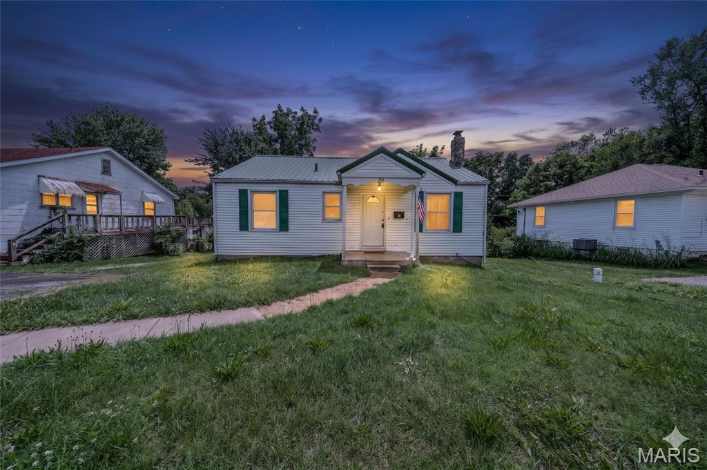 Photo of 704 E State Highway 72 Rolla MO 65401