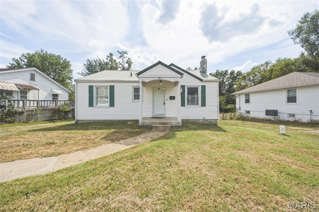 Photo of 704 E State Highway 72 Rolla MO 65401