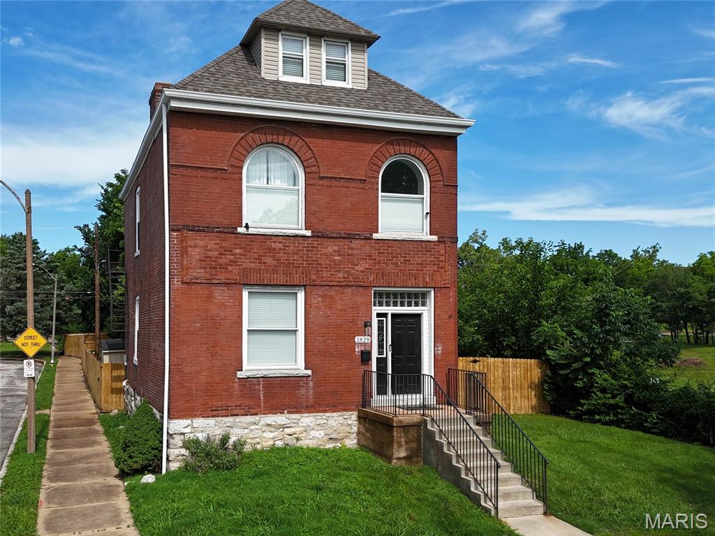 Photo of 1829 Oregon Avenue St Louis MO 63104