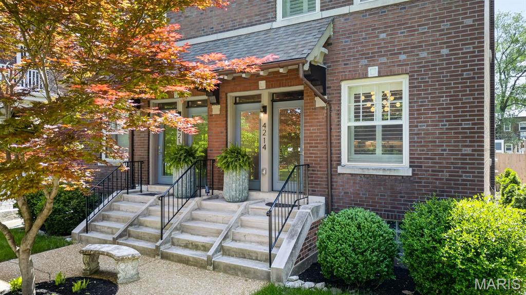 Photo of 4214 Arsenal Street St Louis MO 63116