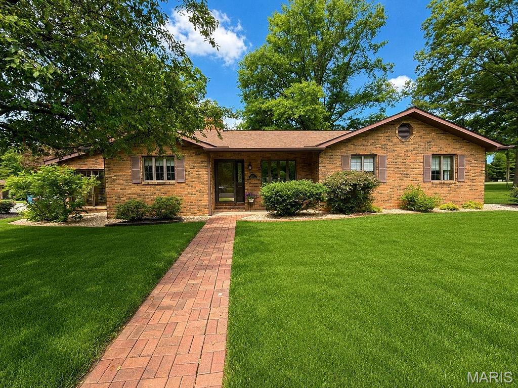 Photo of 315 Pin Oak Street Trenton IL 62293