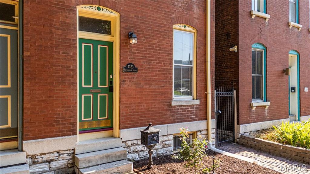 Photo of 1323 Shenandoah Avenue St Louis MO 63104