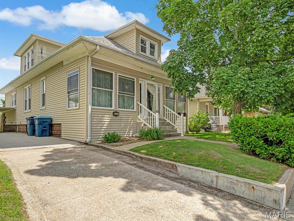 Photo of 737 Madison Avenue Wood River IL 62095