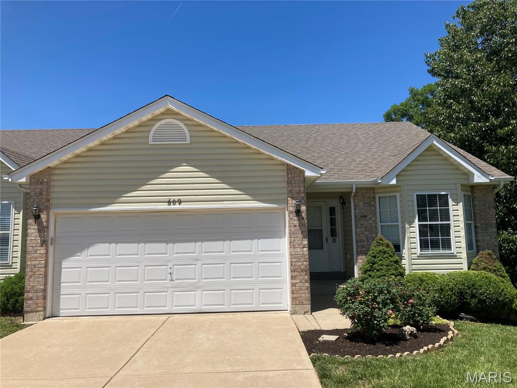 Photo of 609 Meadowview Court Warrenton MO 63383