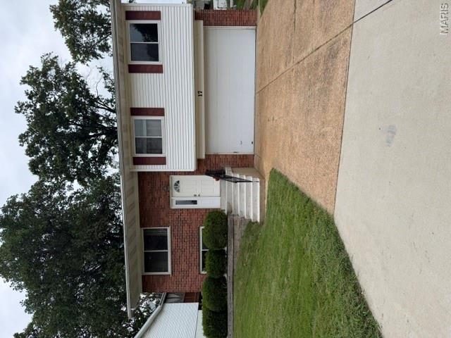 Photo of 17 Saint Lawrence Drive Ballwin MO 63021