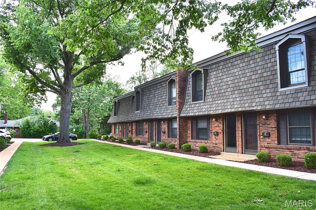 Photo of 1869 Mansard Drive Mehlville MO 63125