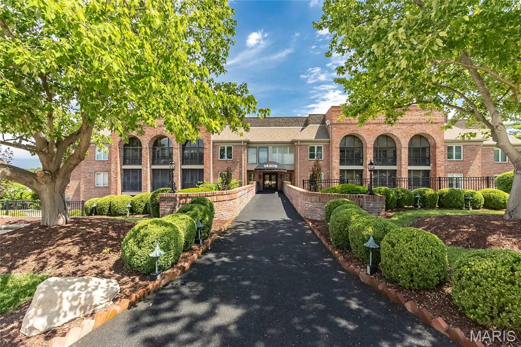 Photo of 14308 Conway Meadows Court #201 Chesterfield MO 63017