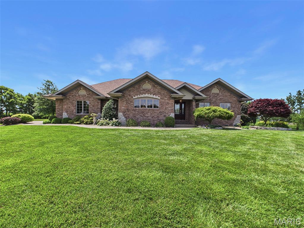 Photo of 1751 Elizabeth Road Staunton IL 62088