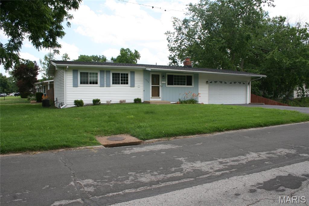 Photo of 1060 Loveland Drive Florissant MO 63031